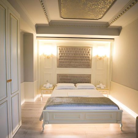 Hotel Lotus Tirana Esterno foto