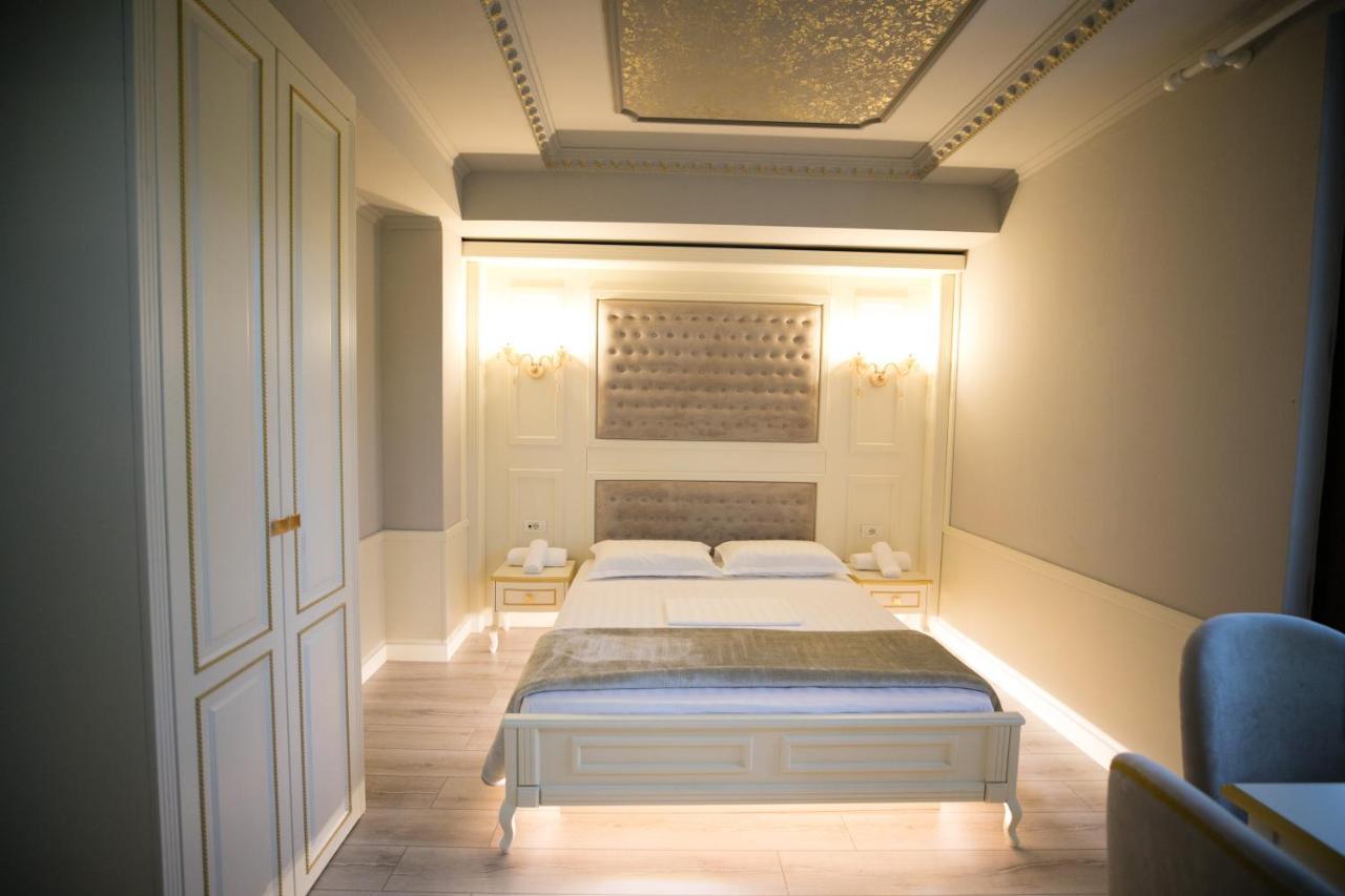 Hotel Lotus Tirana Esterno foto