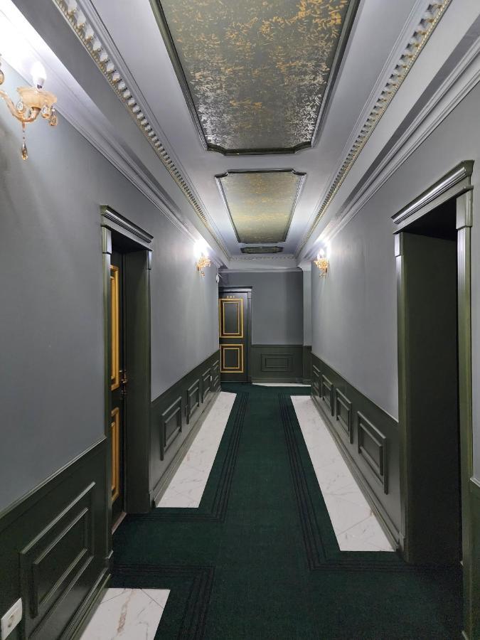 Hotel Lotus Tirana Esterno foto