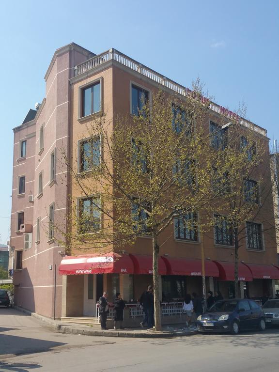 Hotel Lotus Tirana Esterno foto